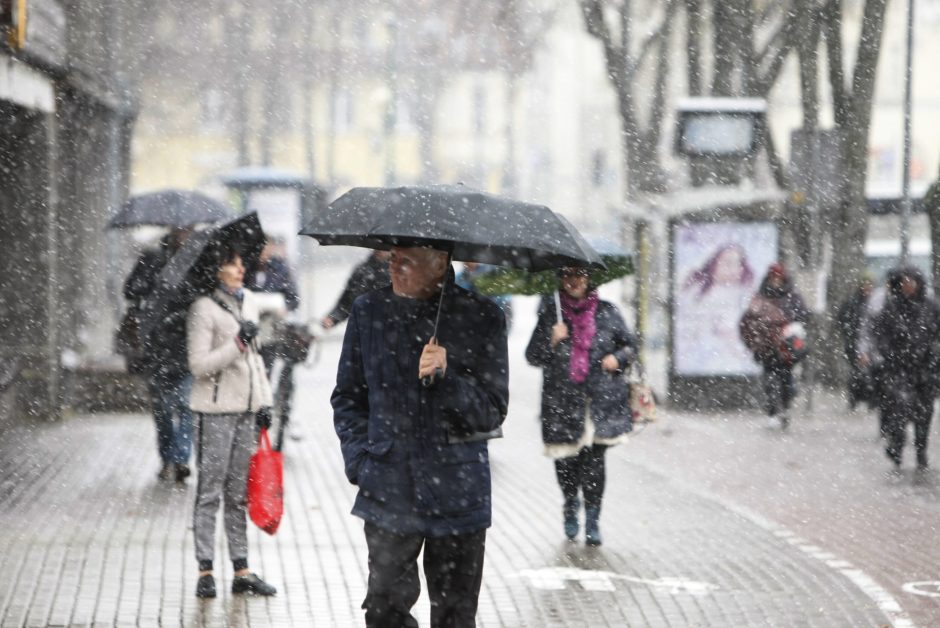 Uostamiestyje pasirodė pirmosios snaigės