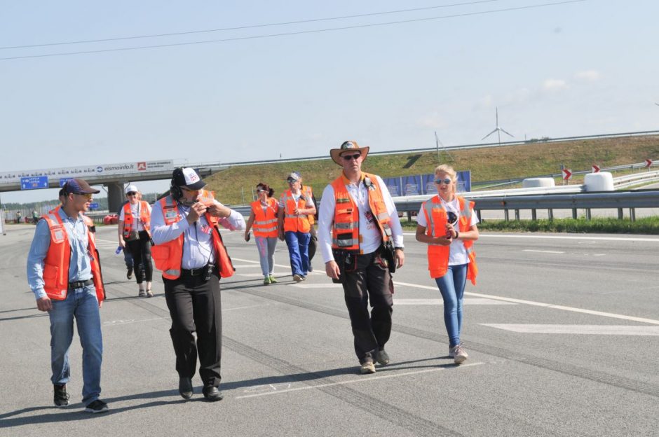 Žvilgsnis į 1000 km lenktynes iš teisėjų bokštelio