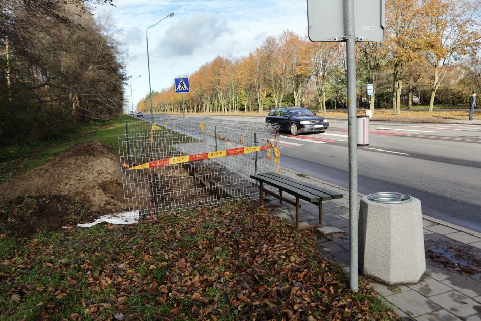 Autobusų stotelėje atsiras stoginė