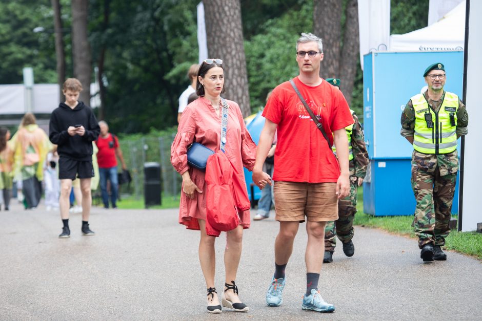 Minios žmonių plūsta į festivalį „jaunas kaip Vilnius“ Vingio parke