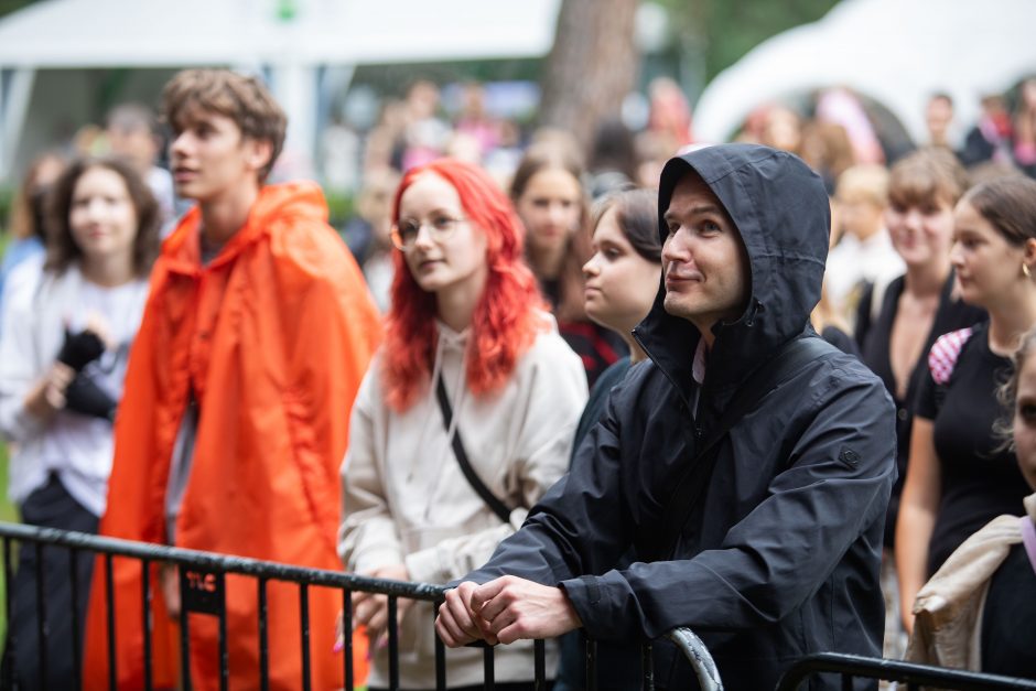 Minios žmonių plūsta į festivalį „jaunas kaip Vilnius“ Vingio parke