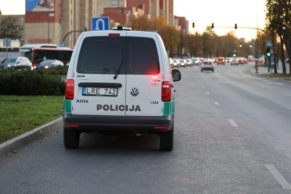 Avarija vienoje judriausių Kauno sankryžų: strigo eismas, viena vairuotoja – ligoninėje