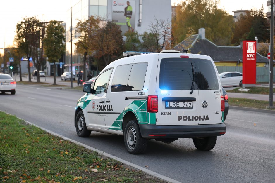 Avarija vienoje judriausių Kauno sankryžų: strigo eismas, viena vairuotoja – ligoninėje