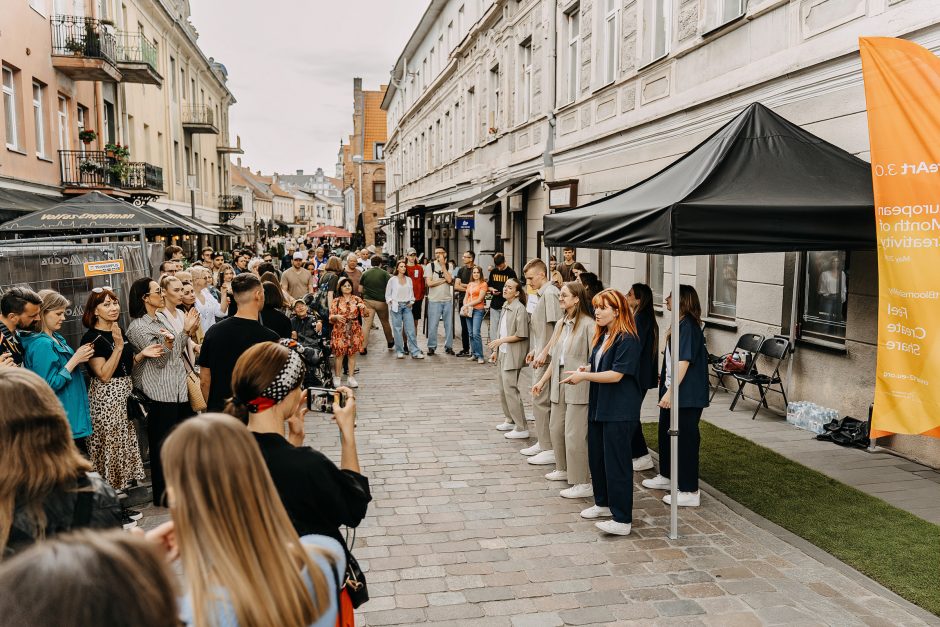 Kaune nuskambėjo Gatvės muzikos diena: liūtis žiūrovams – ne kliūtis