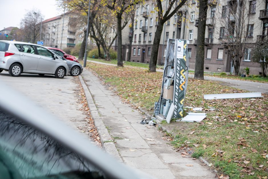 Kaune naktį driokstelėjo sprogimas: susprogdintas parkomatas