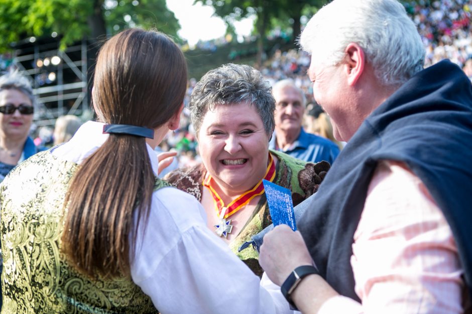 Ąžuolyne aidi Dainų šventės dainos