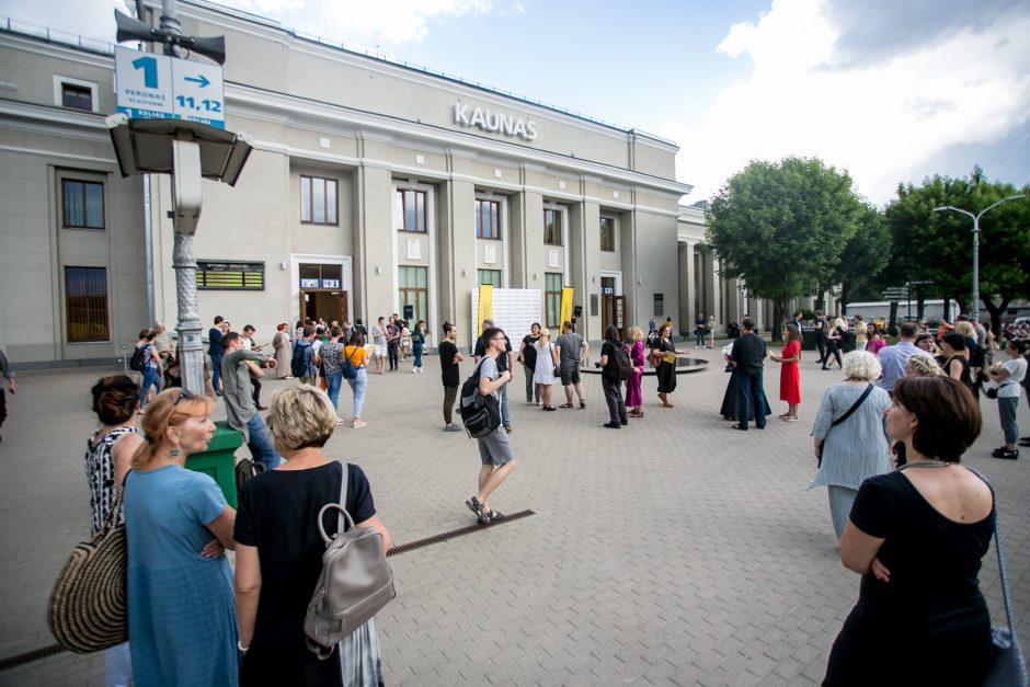 XII Kauno bienalės pradžią žymėjo išskirtinis performansas