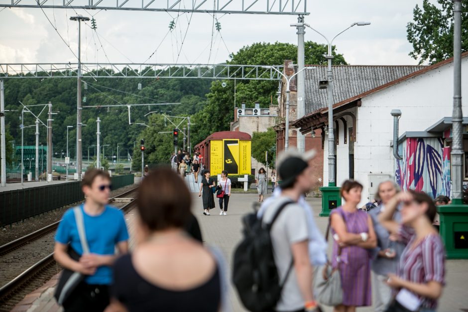 XII Kauno bienalės pradžią žymėjo išskirtinis performansas