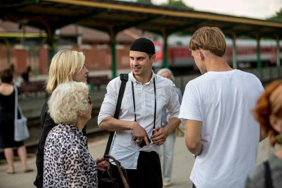 XII Kauno bienalės pradžią žymėjo išskirtinis performansas