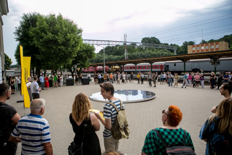 XII Kauno bienalės pradžią žymėjo išskirtinis performansas