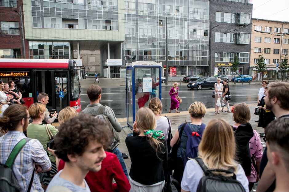 XII Kauno bienalės pradžią žymėjo išskirtinis performansas