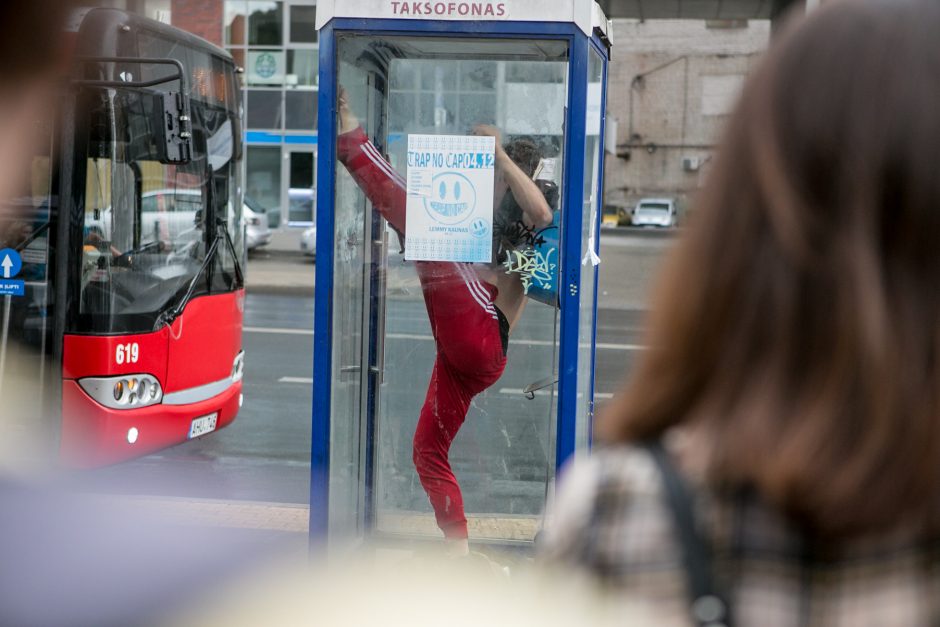 XII Kauno bienalės pradžią žymėjo išskirtinis performansas