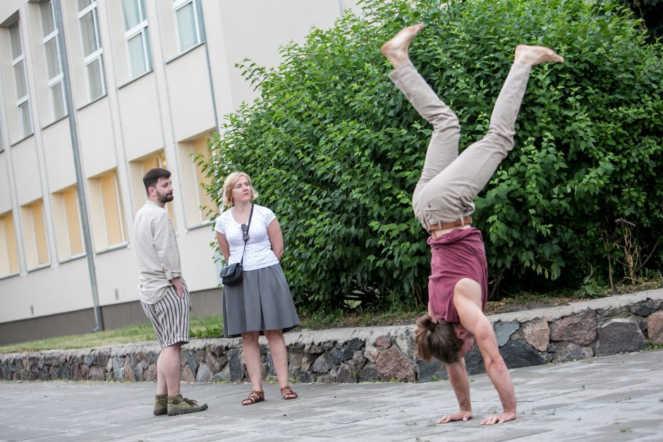 XII Kauno bienalės pradžią žymėjo išskirtinis performansas