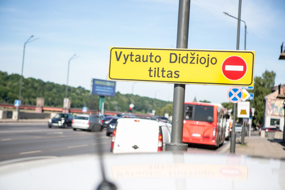 Iššūkiai vairuotojams prasideda: uždarytas Aleksoto tiltas