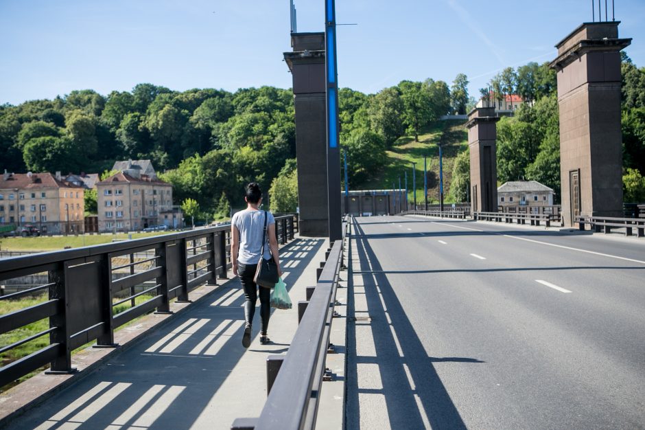 Iššūkiai vairuotojams prasideda: uždarytas Aleksoto tiltas