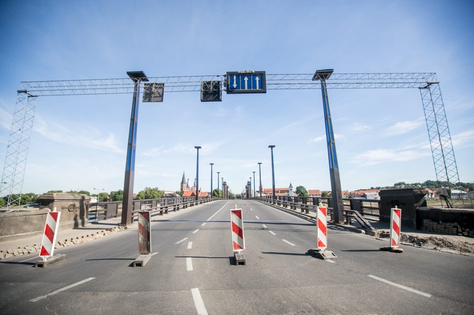 Iššūkiai vairuotojams prasideda: uždarytas Aleksoto tiltas