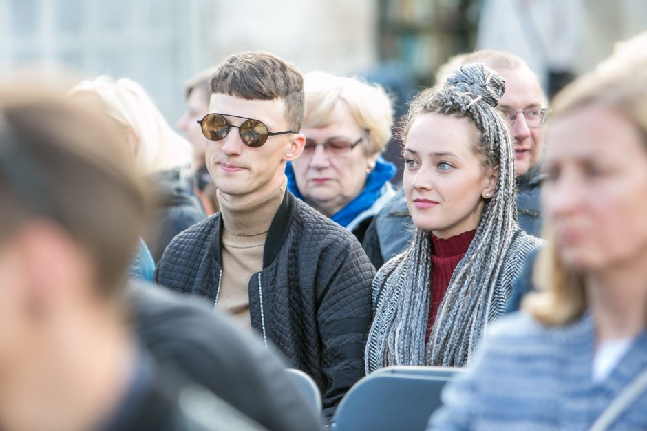 „Pažaislio liepų alėjos vakaruose“ – nauji A. Kaniavos kūriniai