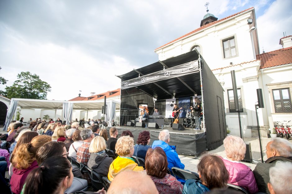 „Pažaislio liepų alėjos vakaruose“ – nauji A. Kaniavos kūriniai