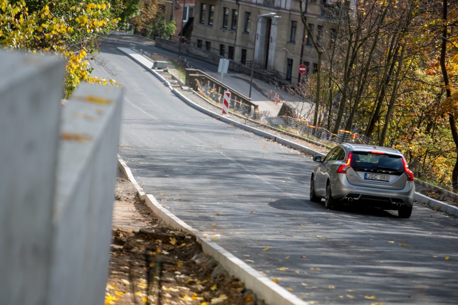 Po remonto atnaujintas eismas Žemaičių gatvės įkalne