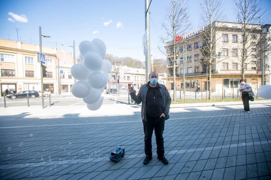 Architektai susirinko palaikyti teisiamą A. Karalių: nusikaltėliai pučia burbulus