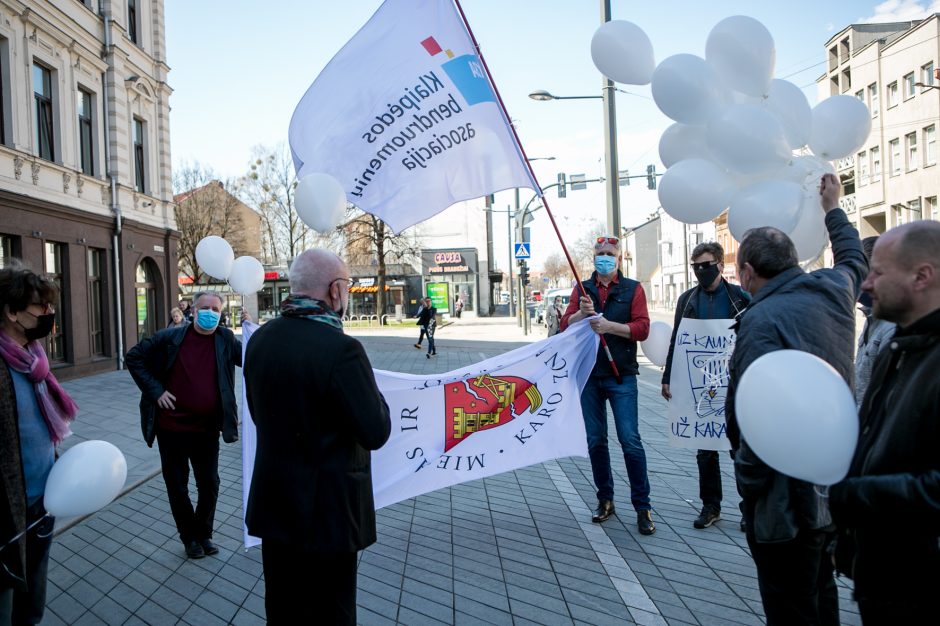 Architektai susirinko palaikyti teisiamą A. Karalių: nusikaltėliai pučia burbulus