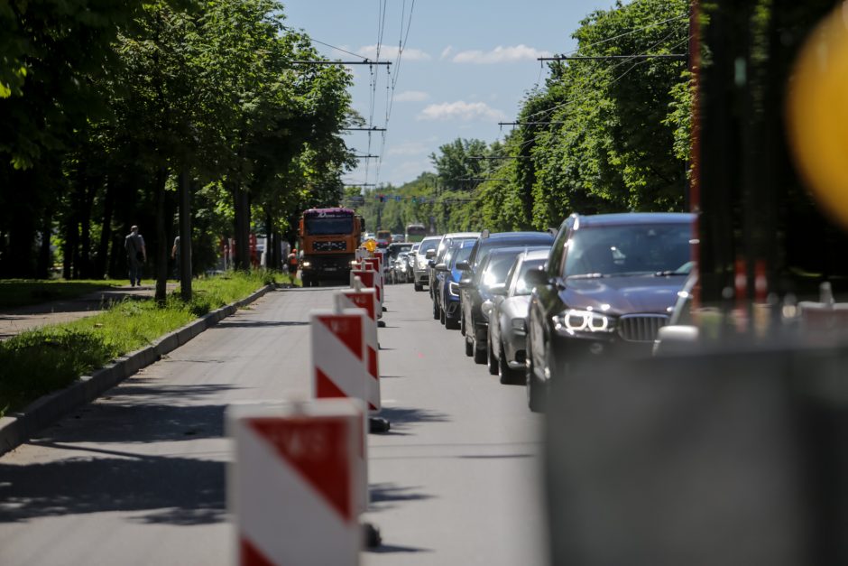 Vairuotojai, dėmesio: dalyje Kovo 11-osios gatvės ribojamas eismas