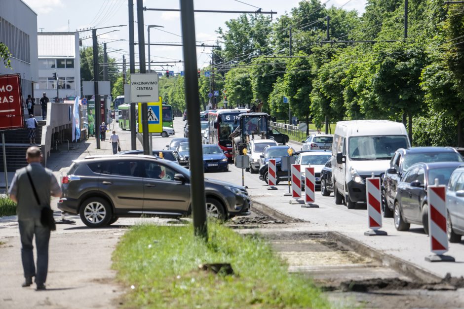 Vairuotojai, dėmesio: dalyje Kovo 11-osios gatvės ribojamas eismas