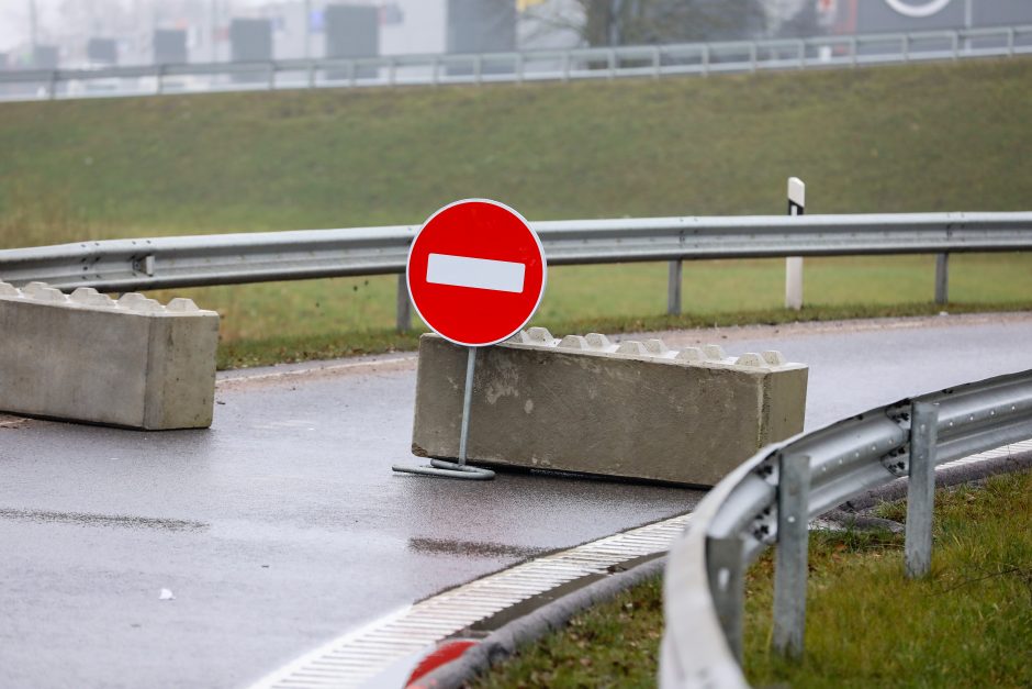 Policija pradėjo masinę judėjimo kontrolę: dauguma žmonių pasiruošę dokumentus