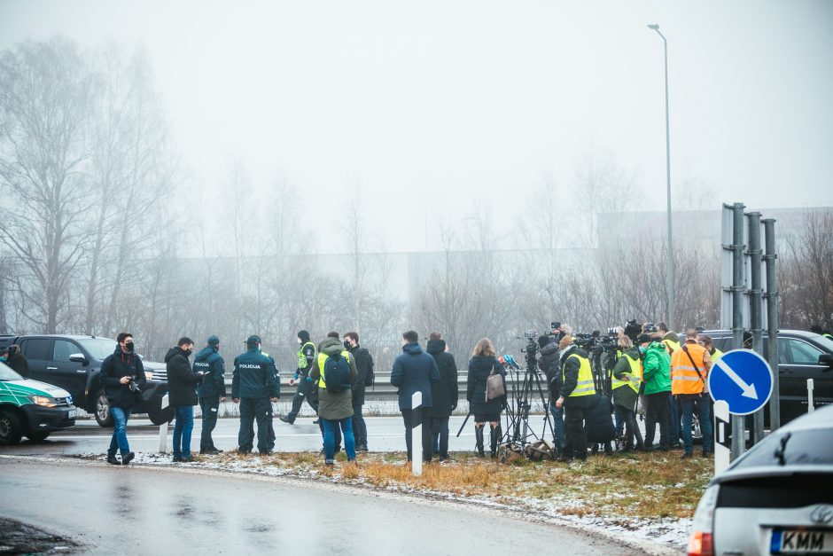 Policija pradėjo masinę judėjimo kontrolę: dauguma žmonių pasiruošę dokumentus