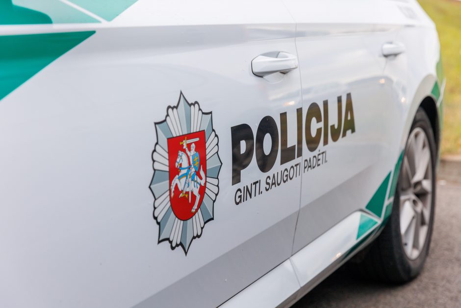 Jonavos rajone policijos pareigūnas partrenkė pėsčiąjį