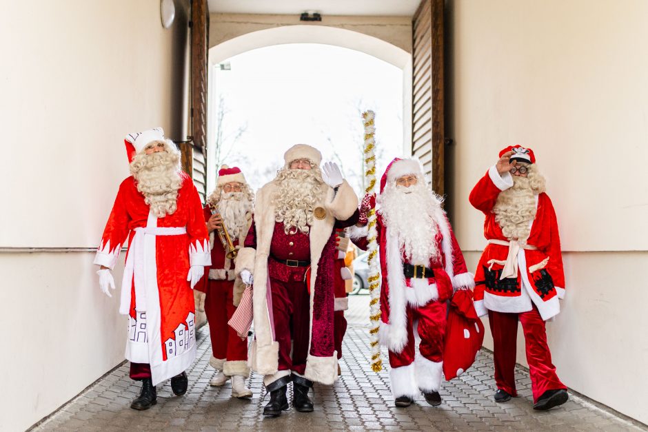 Vilniuje – pirmasis Baltijos šalių Kalėdų Senelių sąskrydis