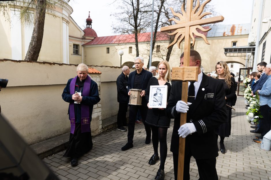 Rašytoja V. Žilinskaitė palydėta į paskutinę kelionę 