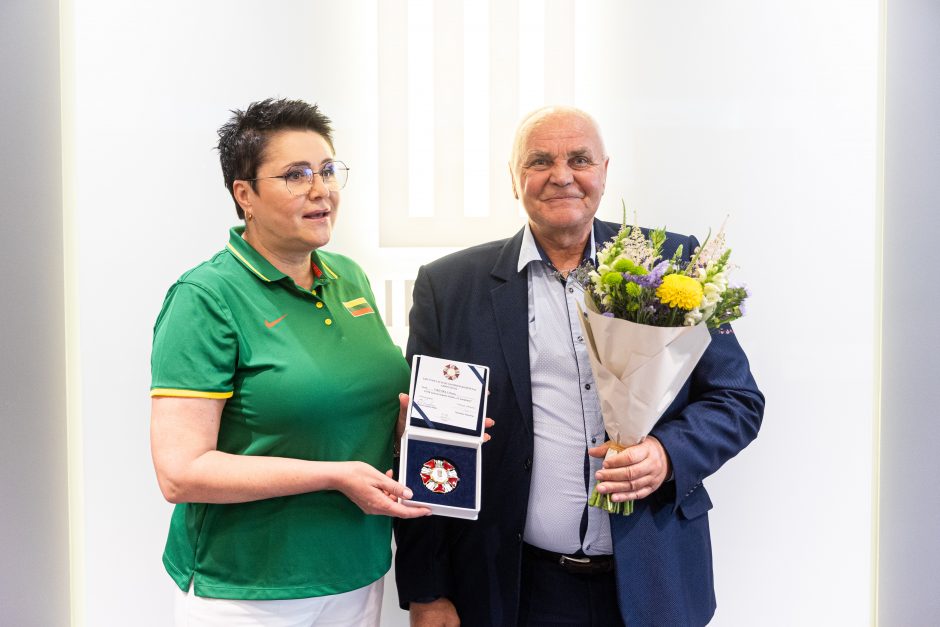Jubiliejų minėjusių Lietuvos sportui ir olimpizmui nusipelniusių žmonių apdovanojimai