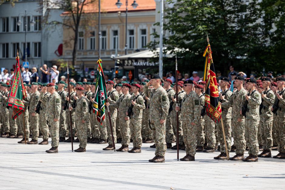 Lietuvos ginkluotųjų pajėgų vėliavų, būrių ir vadų rikiuotė