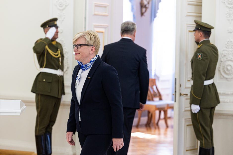 Vyriausybės įgaliojimų grąžinimo ceremonija