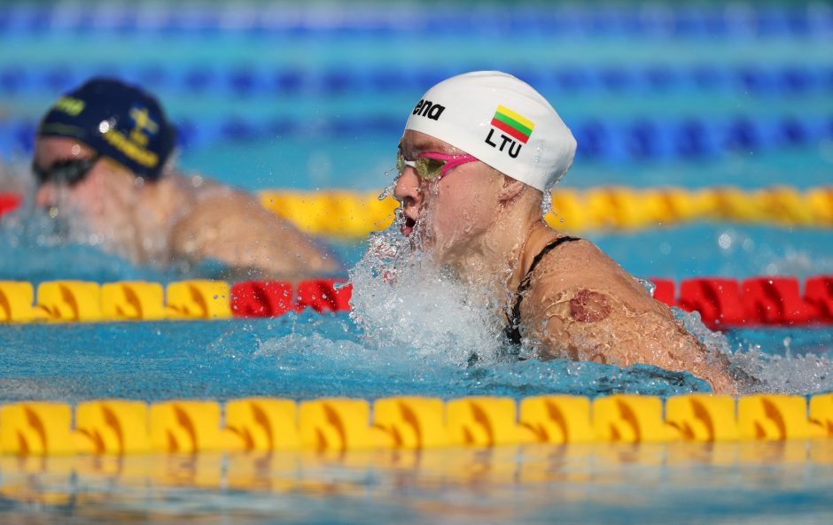 R. Meilutytė ir K. Teterevkova pateko į 50 m krūtine pusfinalį