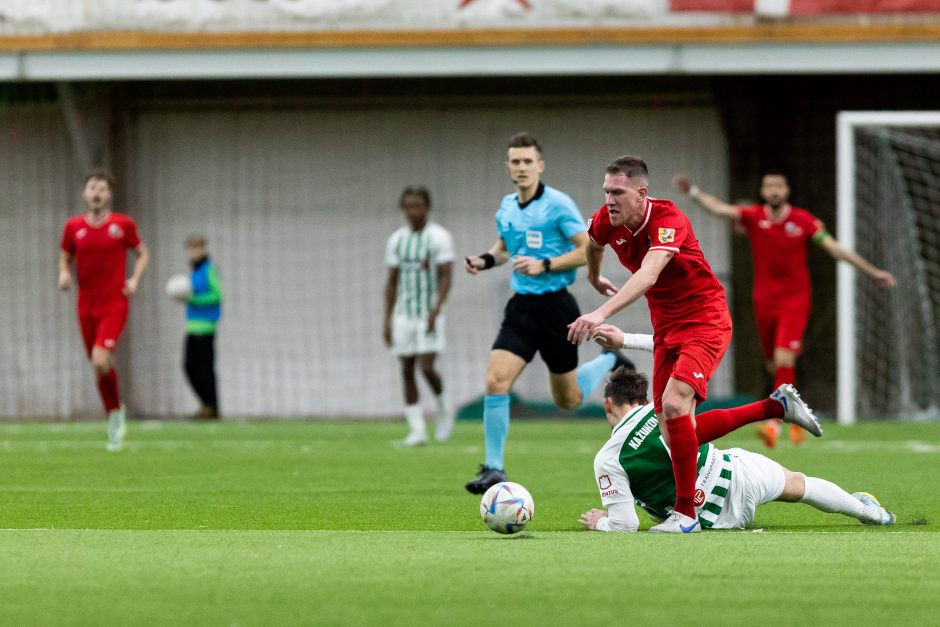 „Žalgiris“ sutalžė be pašalinto gynėjo likusią „Sūduvą“