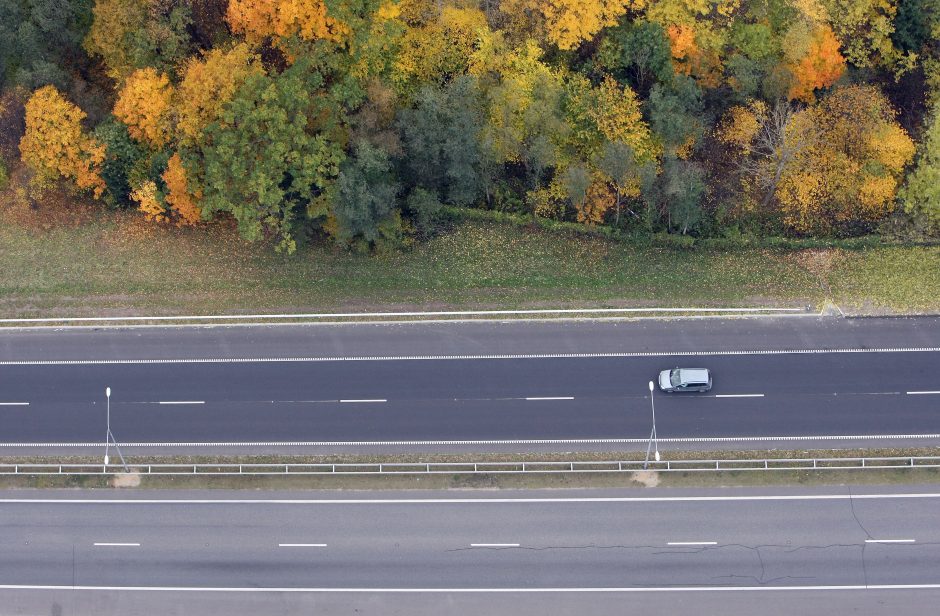 Kelininkai: šalies kelių dangos drėgnos, tačiau žymesnio lietaus dieną nenumatoma