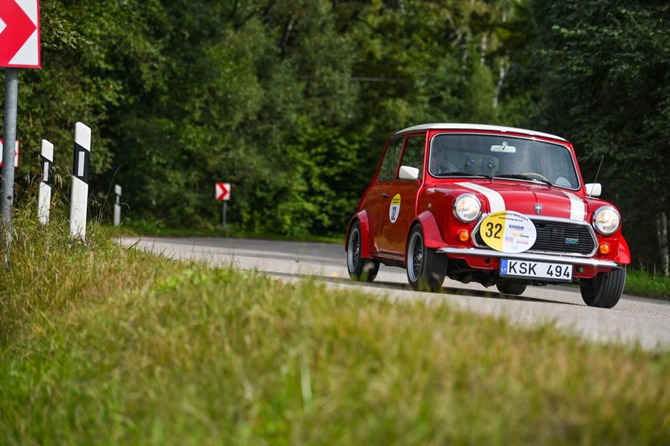 Istoriniai automobiliai riedės pietų ir pietryčių Lietuvos keliais