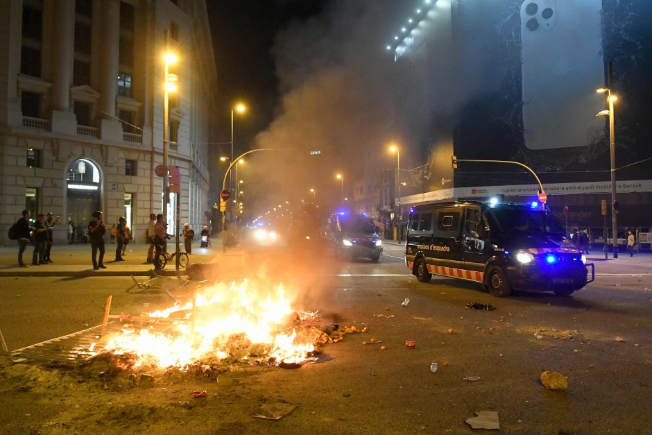 Ispanijoje – nauji protestai dėl nuosprendžių katalonų lyderiams