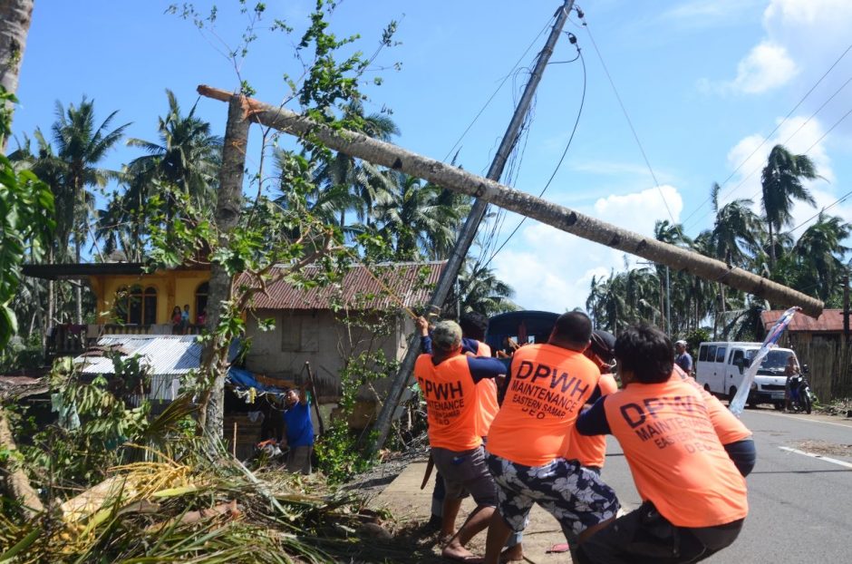 Filipinuose taifūno aukų padaugėjo iki 50