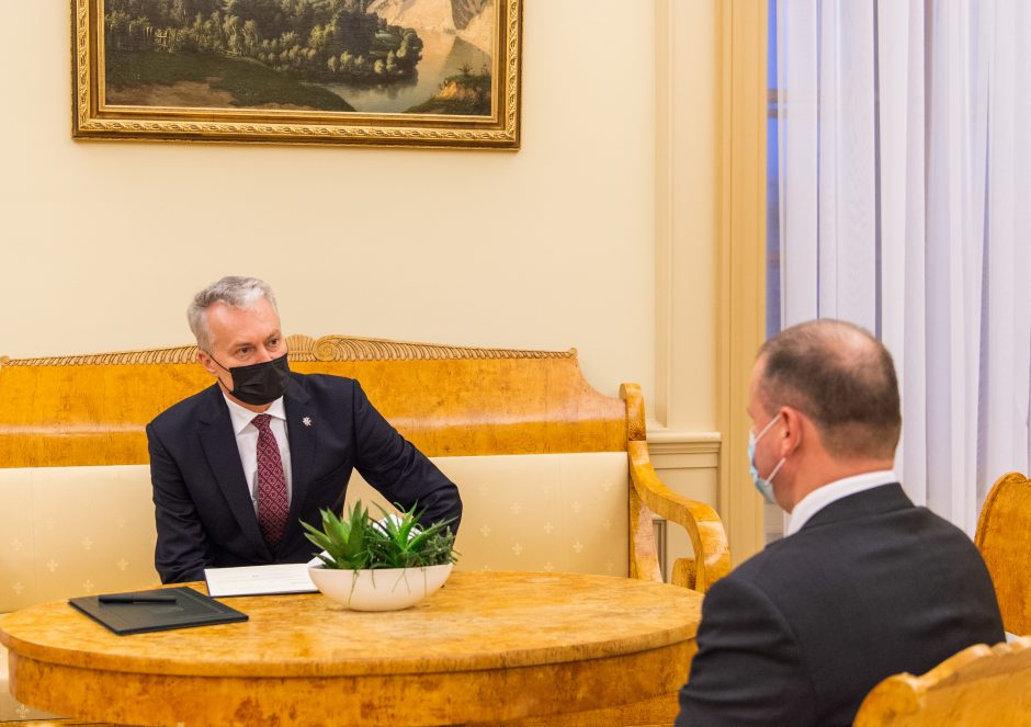 Prezidentui grąžinti S. Skvernelio vadovaujamos Vyriausybės įgaliojimai