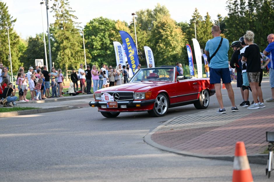 „Pasienio fiestai“ akompanuos istorinių automobilių ralis