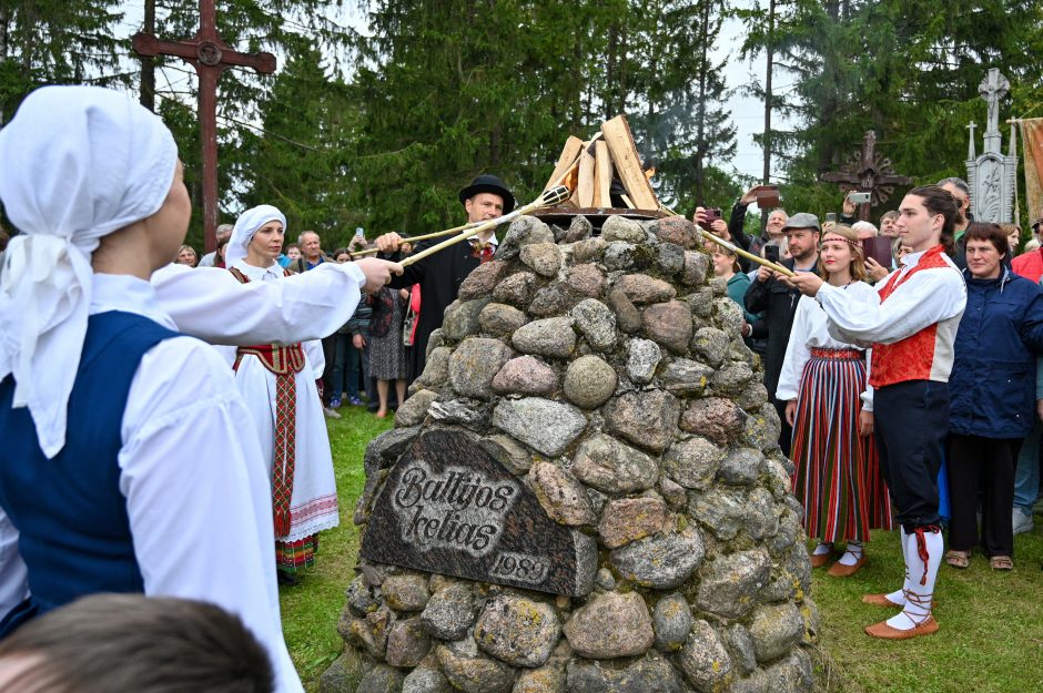 Minėdami Baltijos kelio 35-metį Lietuvos ir Latvijos prezidentai pabrėžė vienybės galią