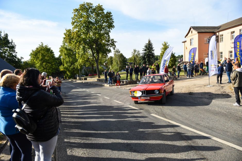 Istoriniai automobiliai riedės pietų ir pietryčių Lietuvos keliais