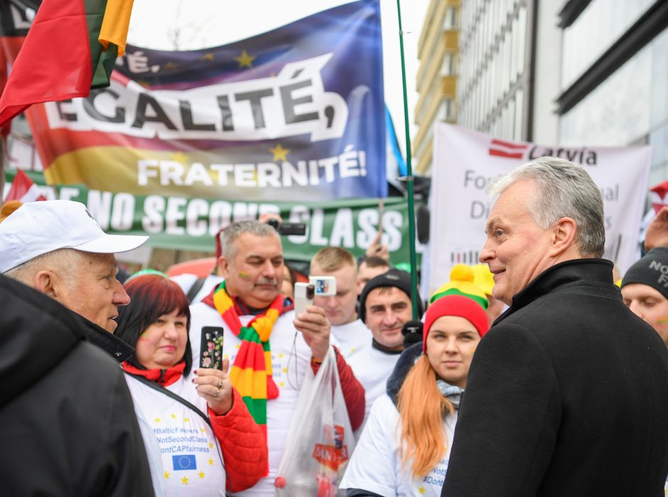 Briuselyje vėl protestuoja Lietuvos ūkininkai: nori didesnių išmokų