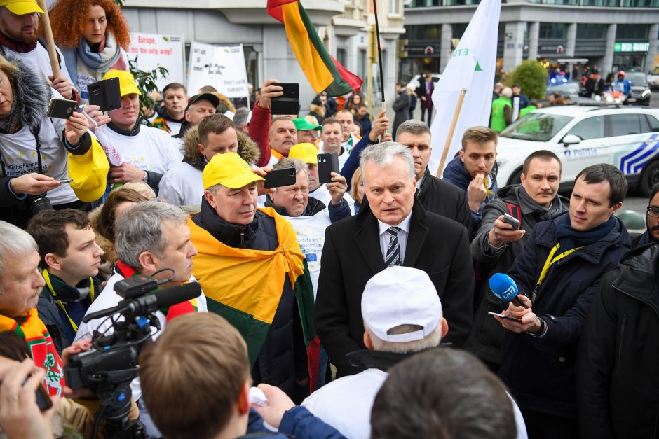 Briuselyje vėl protestuoja Lietuvos ūkininkai: nori didesnių išmokų