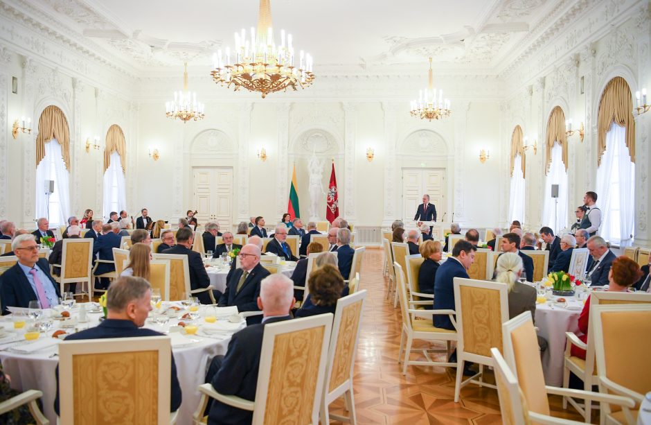 Signatarams prezidentas dėkojo už galimybę rašyti savo, o ne svetimos šalies istoriją