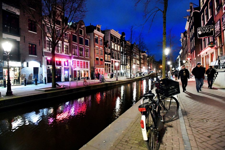 Amsterdamo Raudonųjų žibintų kvartale bus uždraustos kanapės