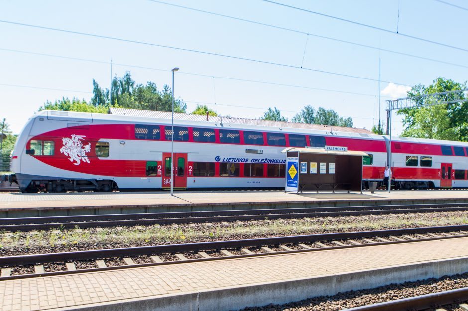 Kaune buvo sutrikęs traukinių eismas: vieno keleiviai pervežti autobusu